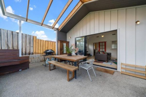 Charming Sandy Bay Retreat